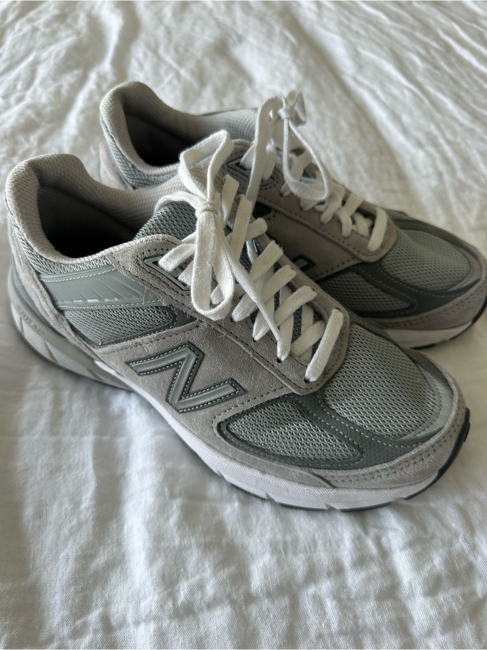New Balance 990v5 sneakers